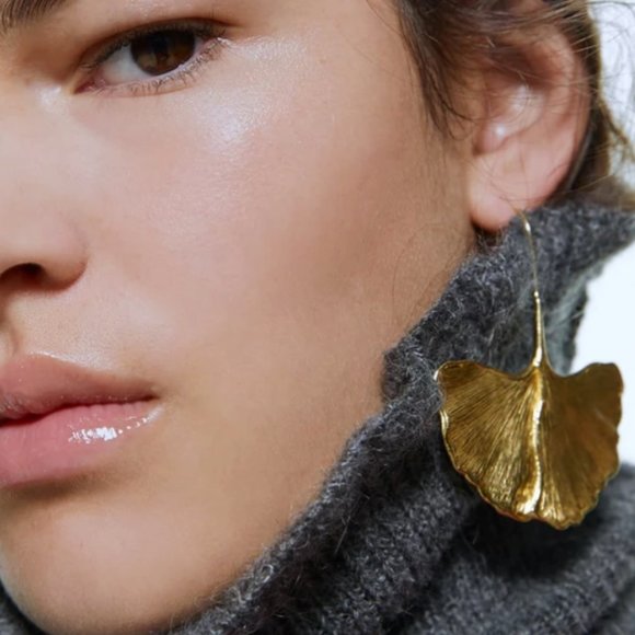 love Jewelry - Ginkgo Chunky Gold Leaf Dangle Pin Earrings